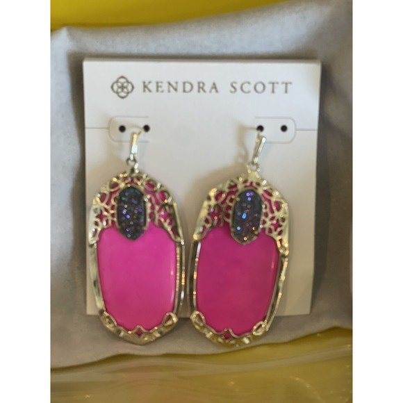 NEW KENDRA SCOTT Glam Rocks Deva Hot Pink Drusy 14kt Gold Earrings - Picture 2 of 3